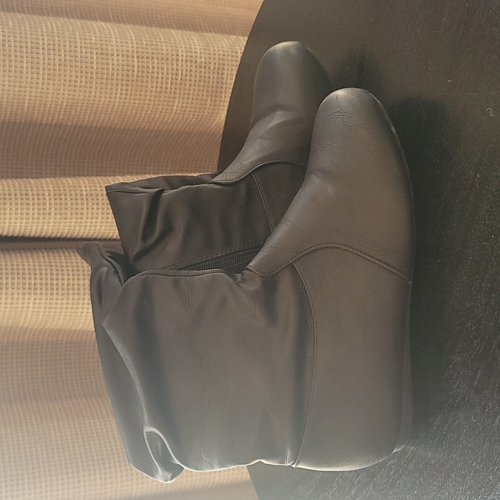 Girls Slouch Boot - Picture 3 of 3